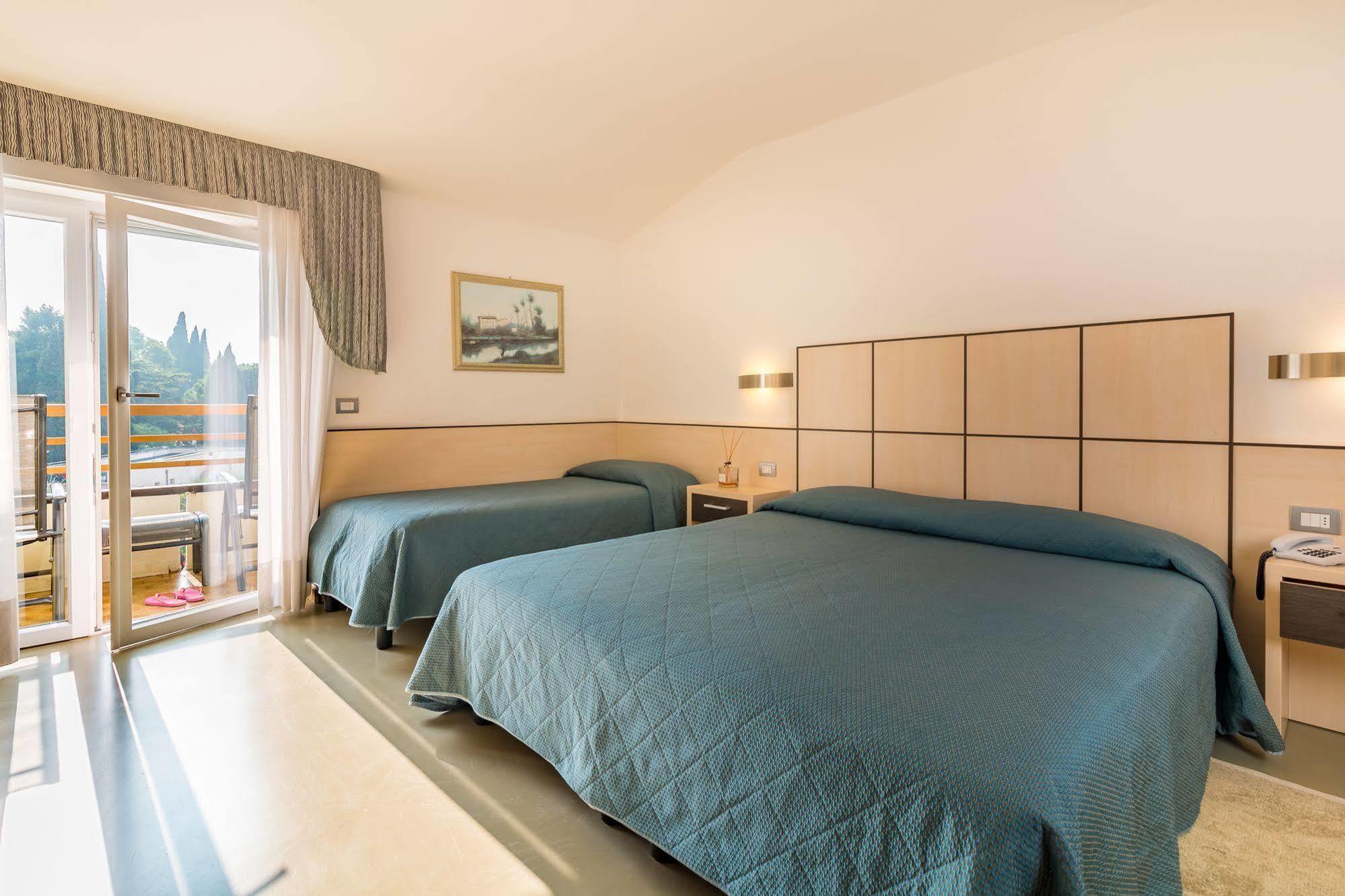 Hotel Miorelli 토르볼레 외부 사진
